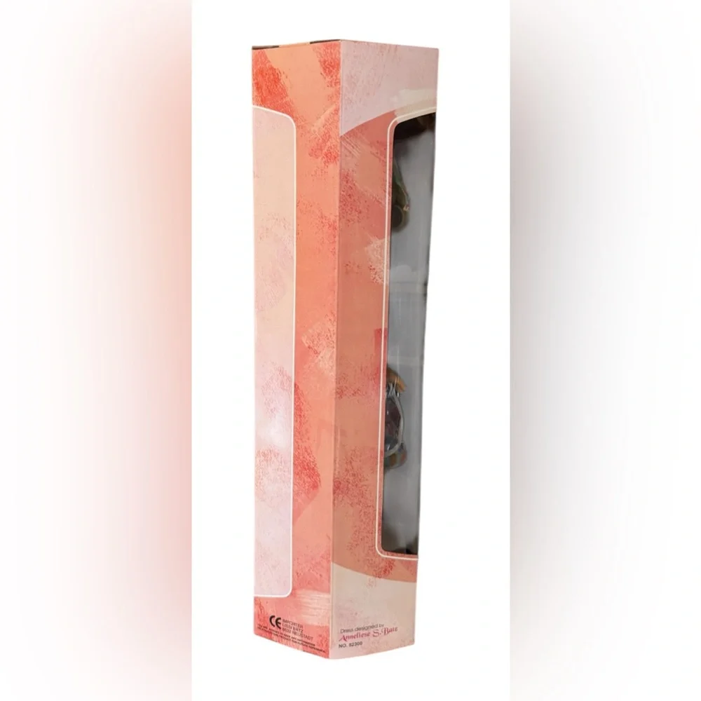 NIB  Unique Lissi Doll 